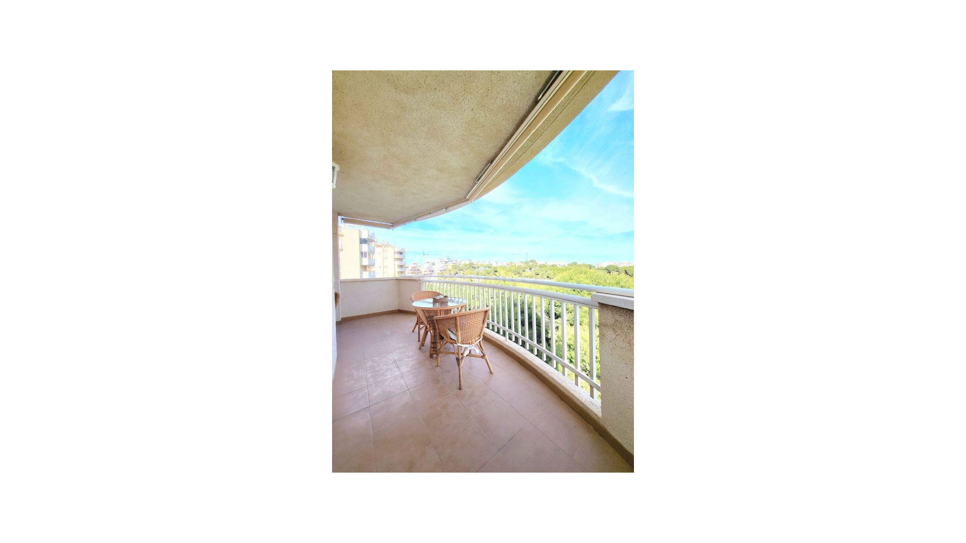 Resale - Apartment -
Dehesa de Campoamor - Campoamor