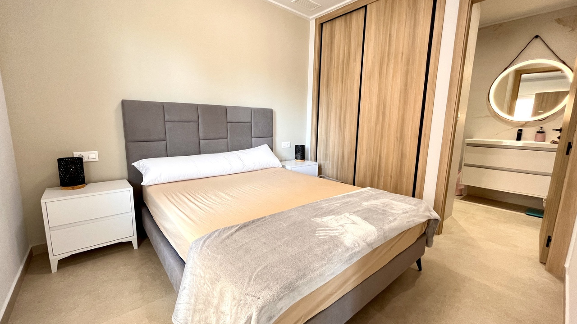 Resale - Apartment -
Guardamar del Segura