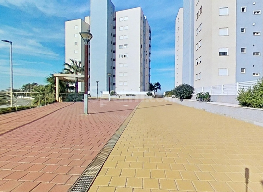 Resale - Apartment -
La Manga del Mar Menor - La Manga