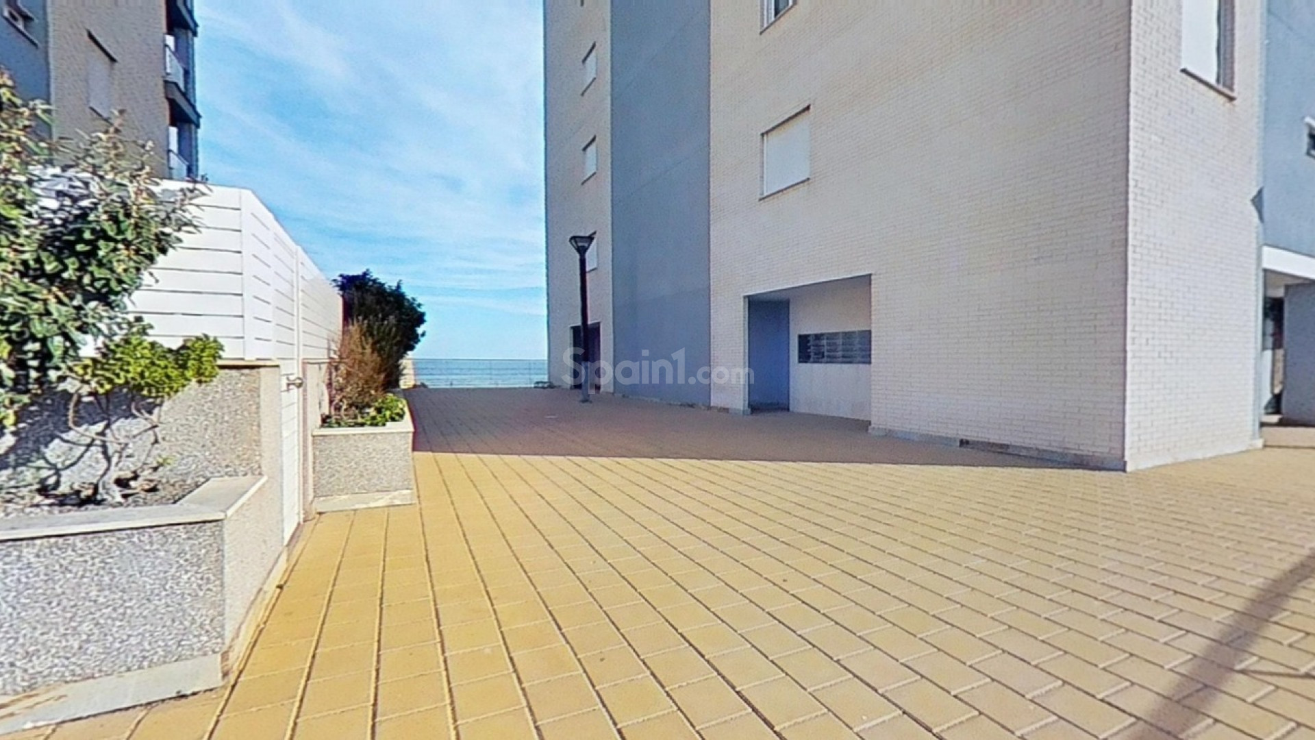 Resale - Apartment -
La Manga del Mar Menor - La Manga