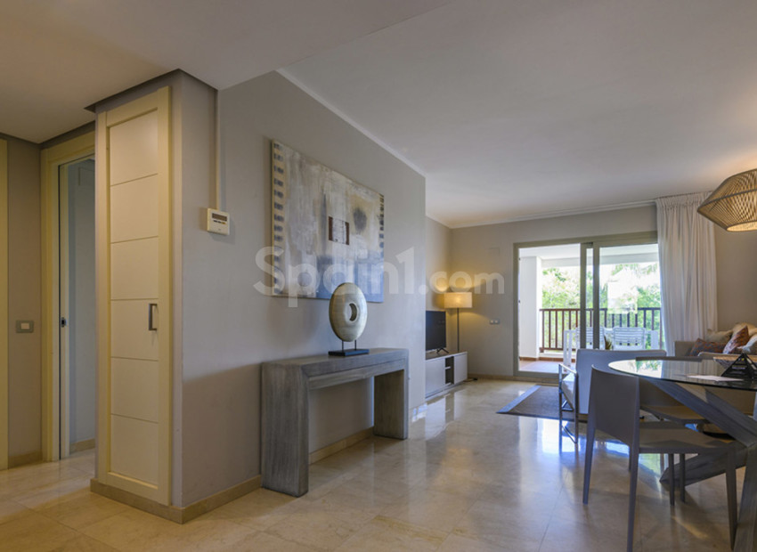 Resale - Apartment -
Las Colinas Golf Resort