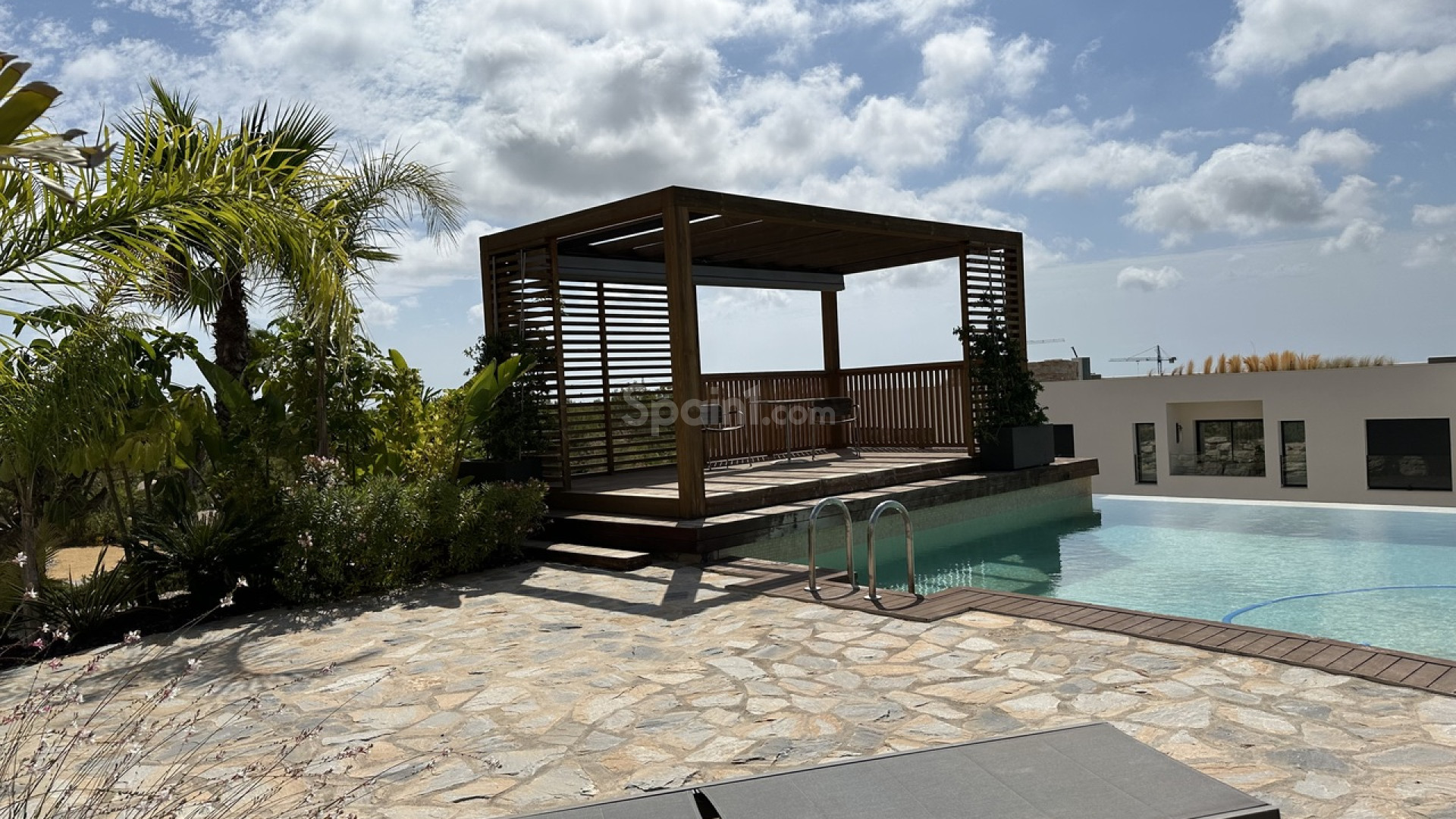 Resale - Apartment -
Las Colinas Golf Resort