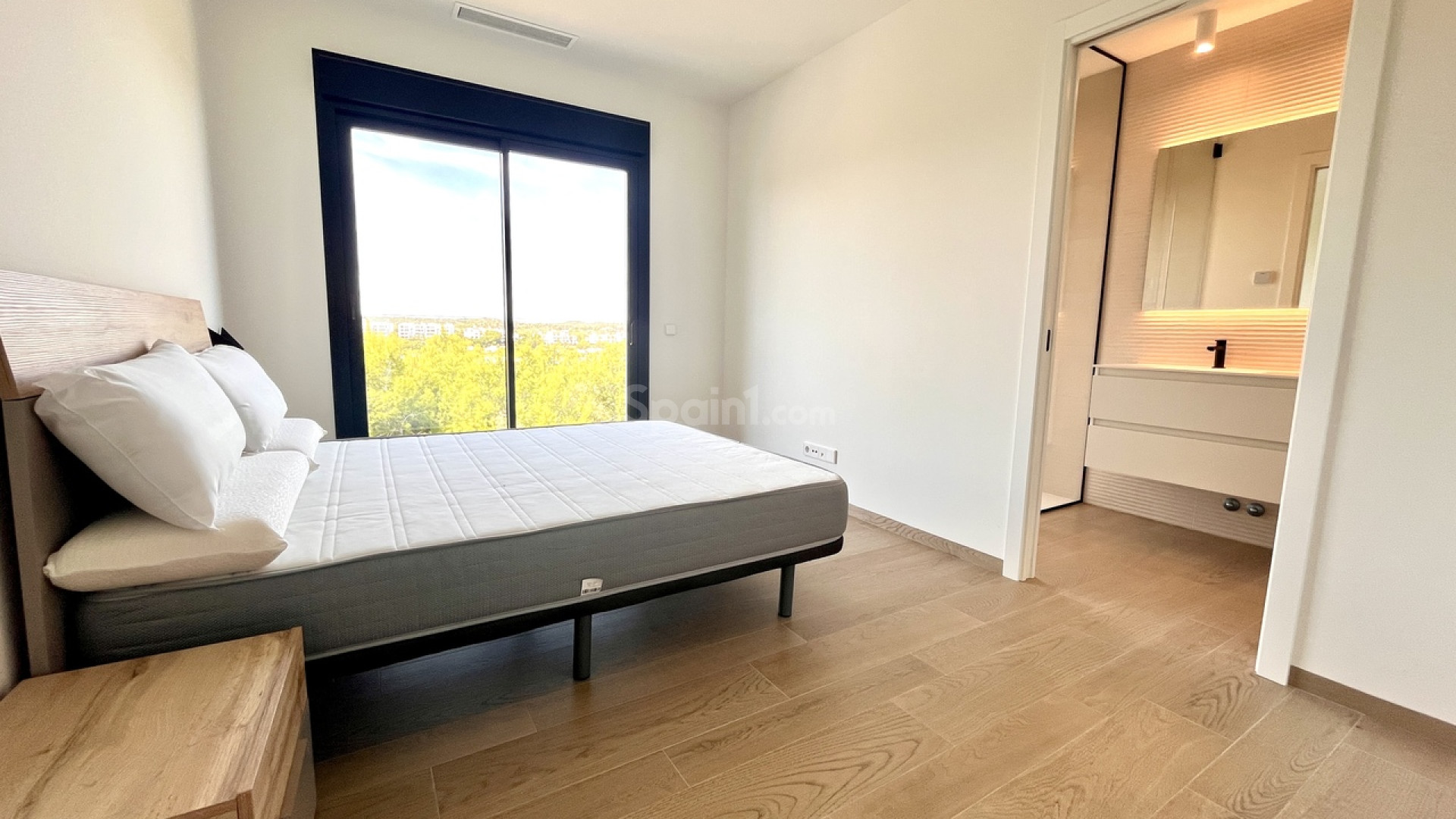 Resale - Apartment -
Las Colinas Golf Resort