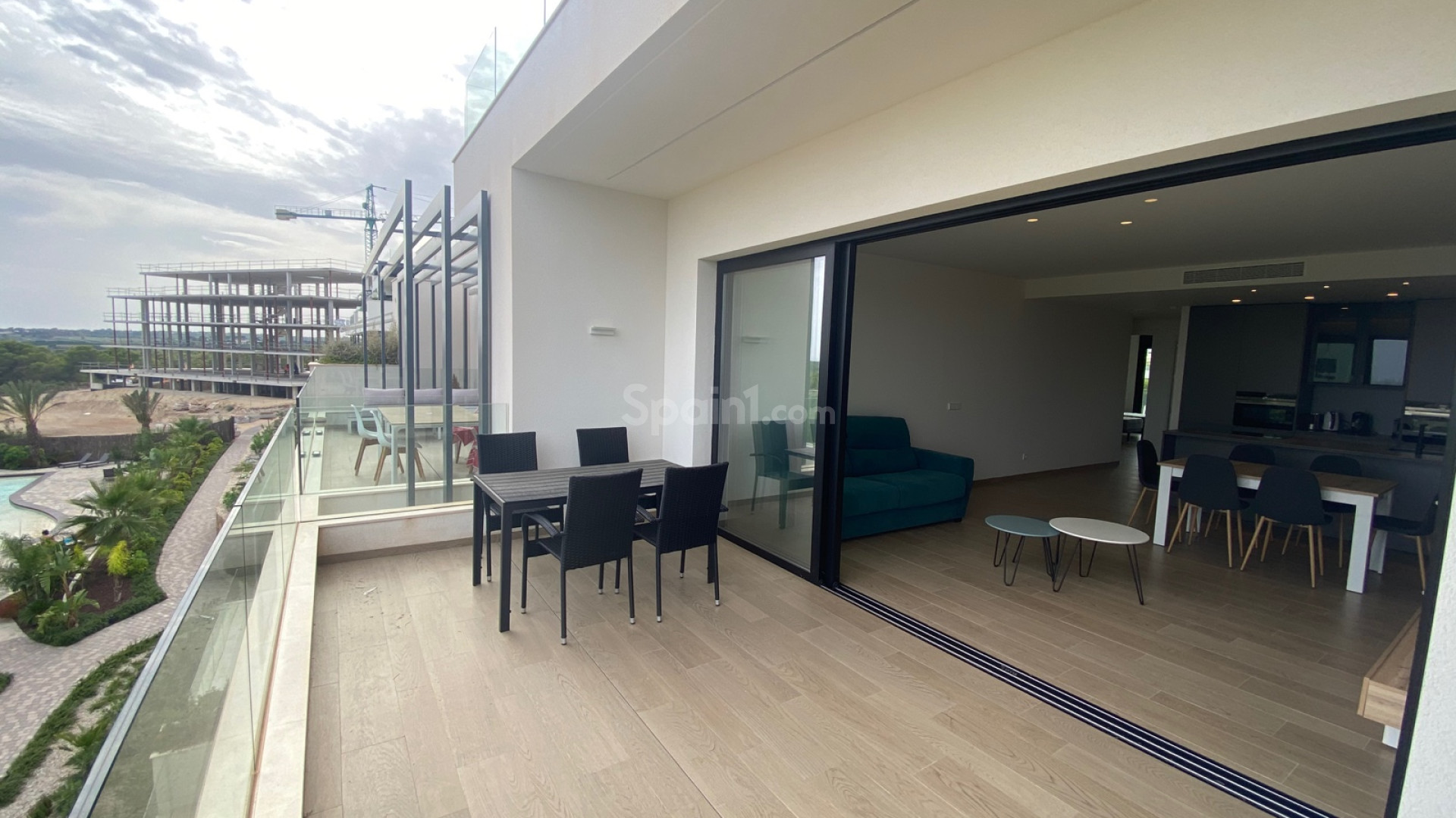 Resale - Apartment -
Las Colinas