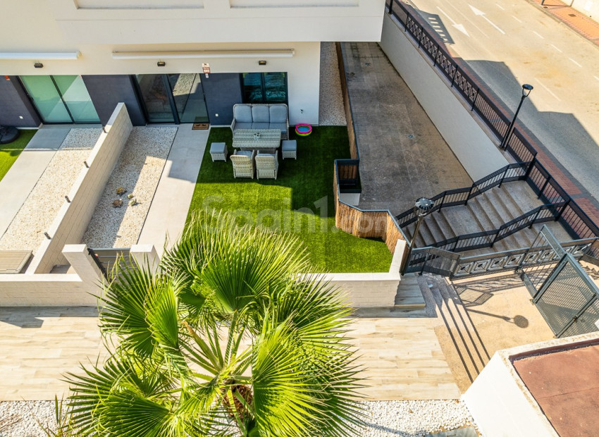 Resale - Apartment -
Lo Crispin