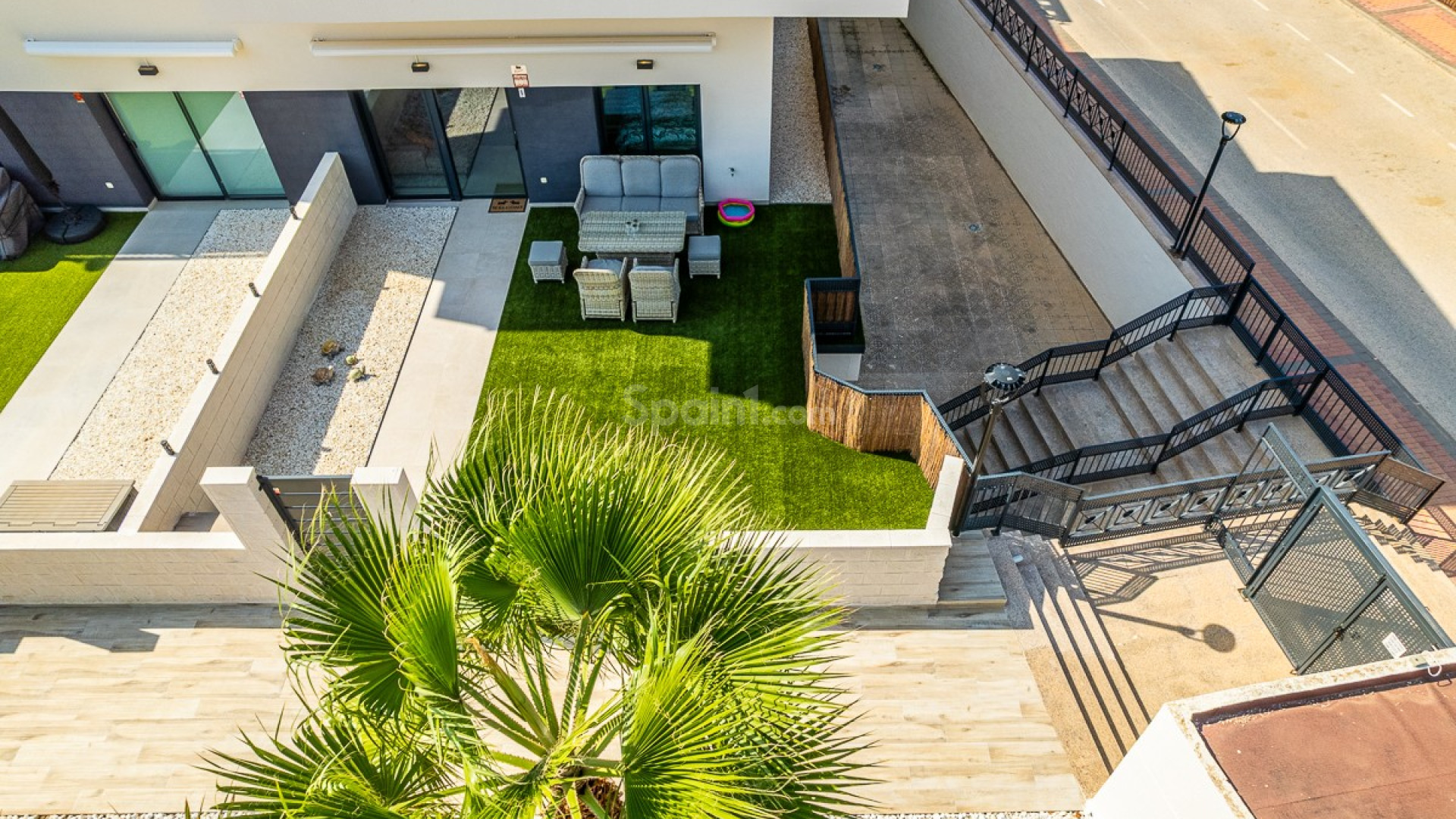 Resale - Apartment -
Lo Crispin