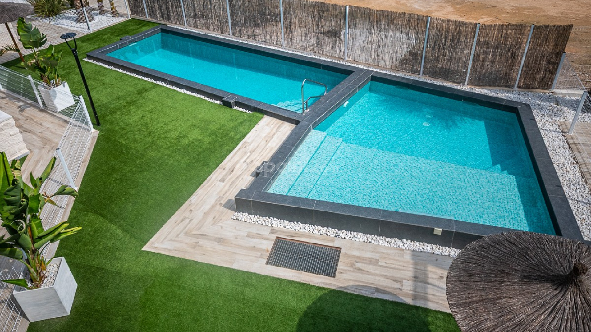 Resale - Apartment -
Lo Crispin