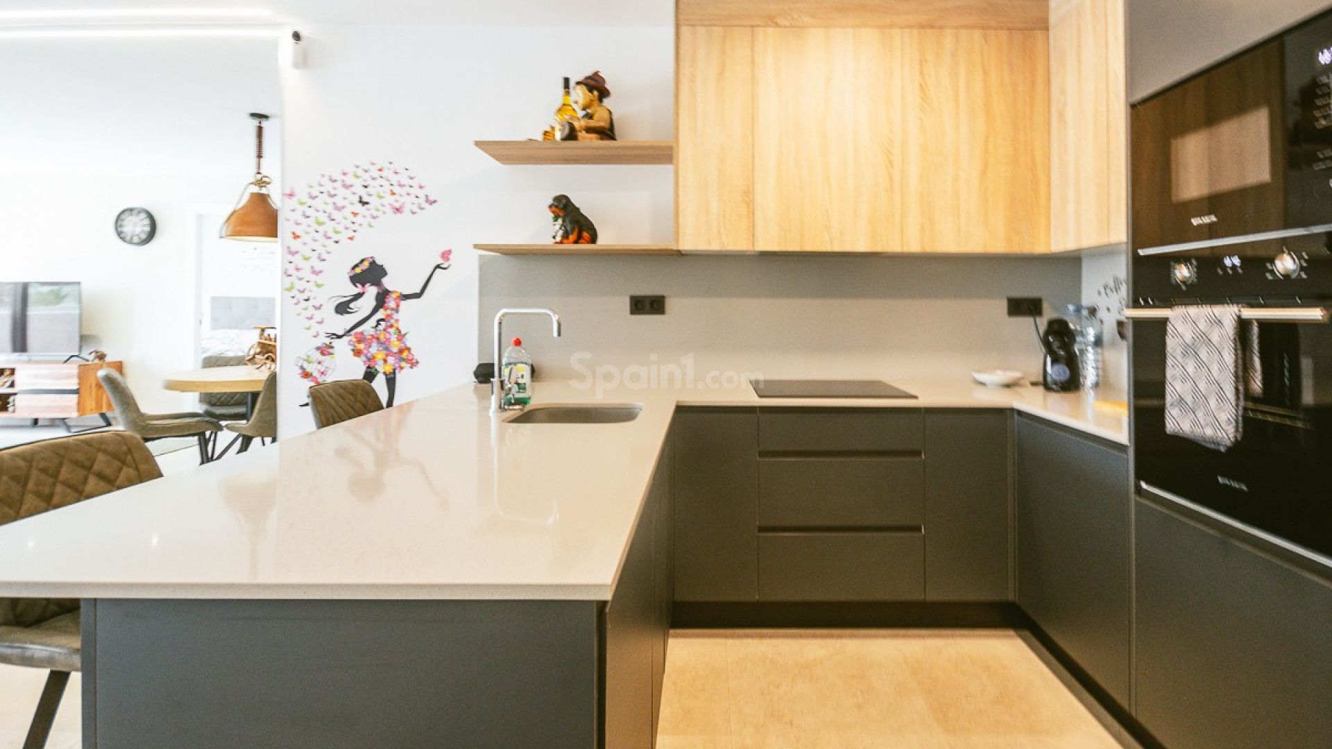 Resale - Apartment -
Lo Crispin