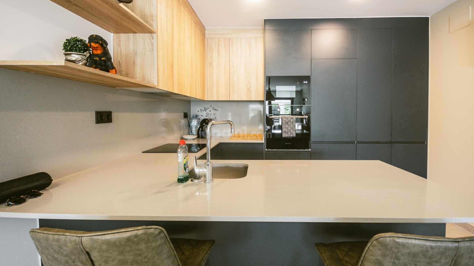 Resale - Apartment -
Lo Crispin