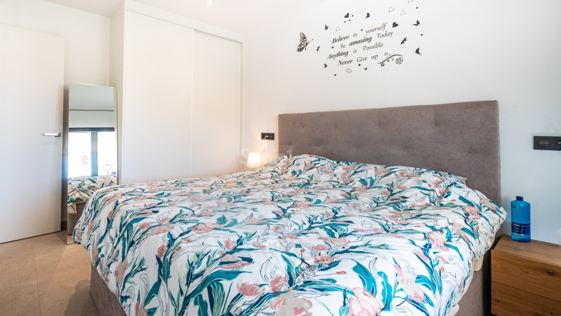 Resale - Apartment -
Lo Crispin