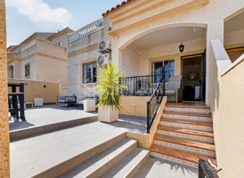 Resale - Apartment -
Orihuela Costa - Playa Flamenca