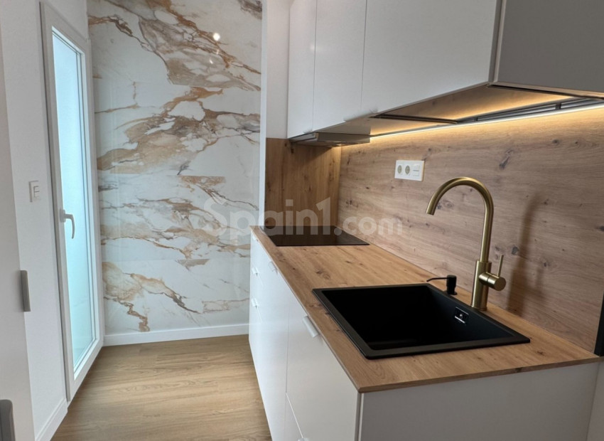 Resale - Apartment -
Orihuela Costa - Punta Prima