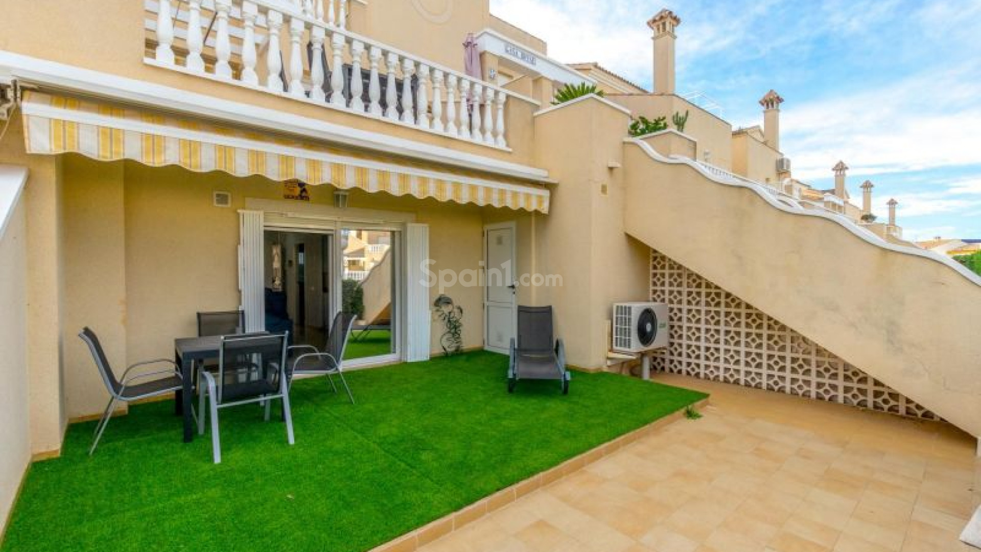 Resale - Apartment -
Orihuela Costa