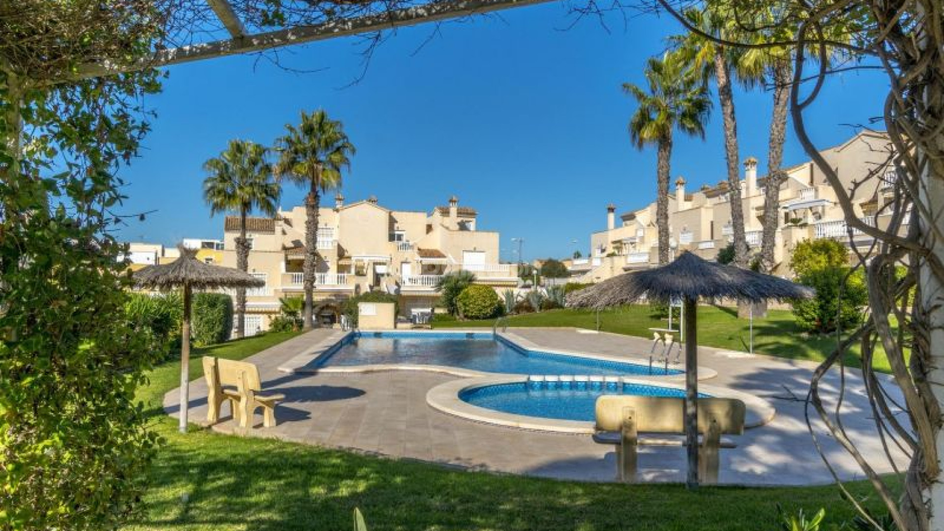 Resale - Apartment -
Orihuela Costa