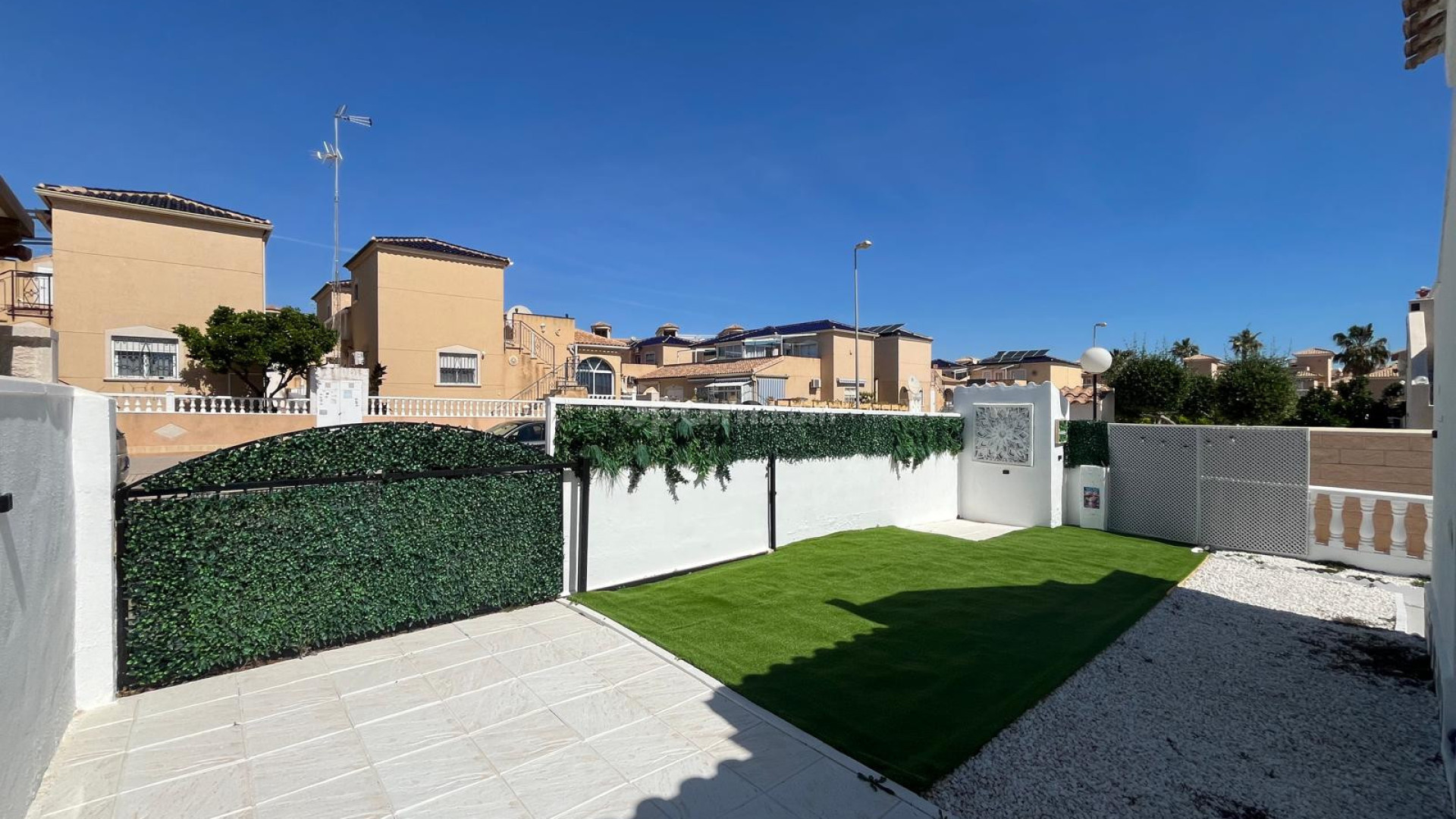 Resale - Apartment -
Punta Prima - Serena