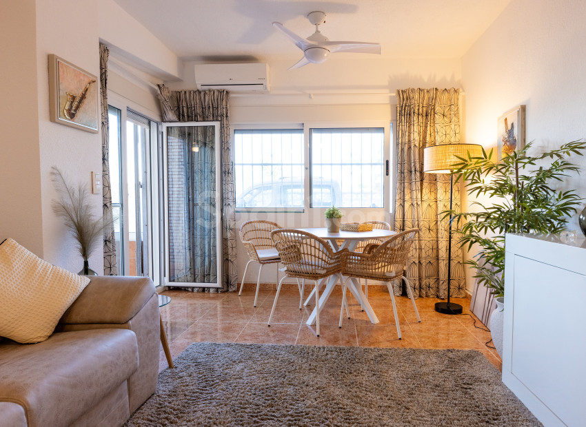 Resale - Apartment -
Punta Prima