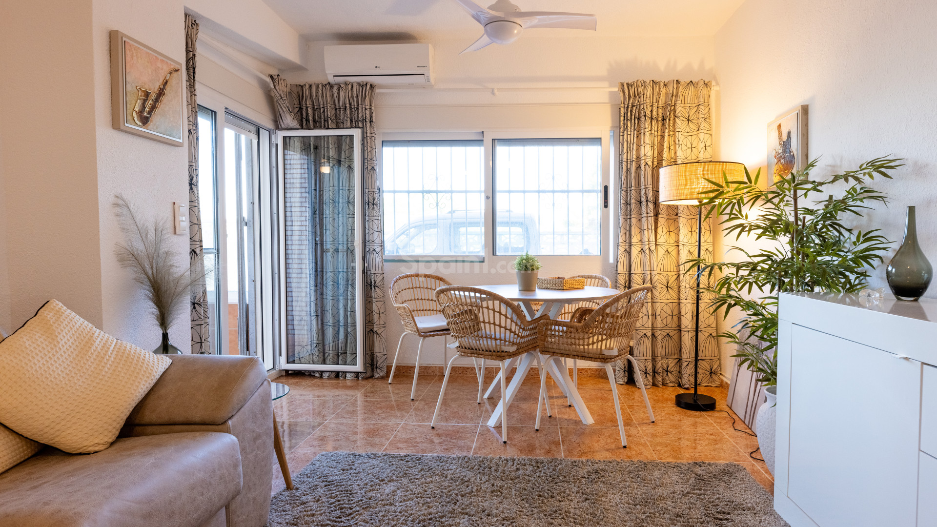 Resale - Apartment -
Punta Prima