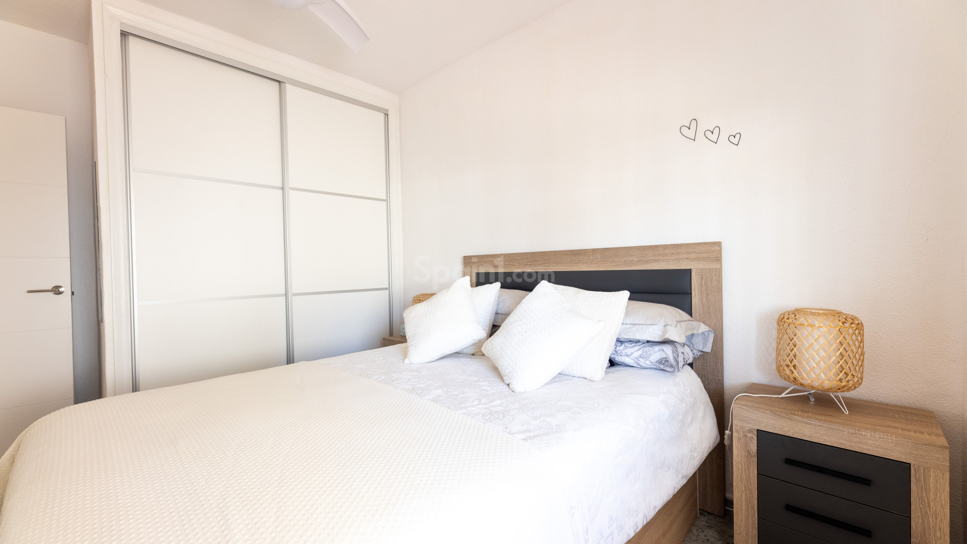 Resale - Apartment -
Punta Prima