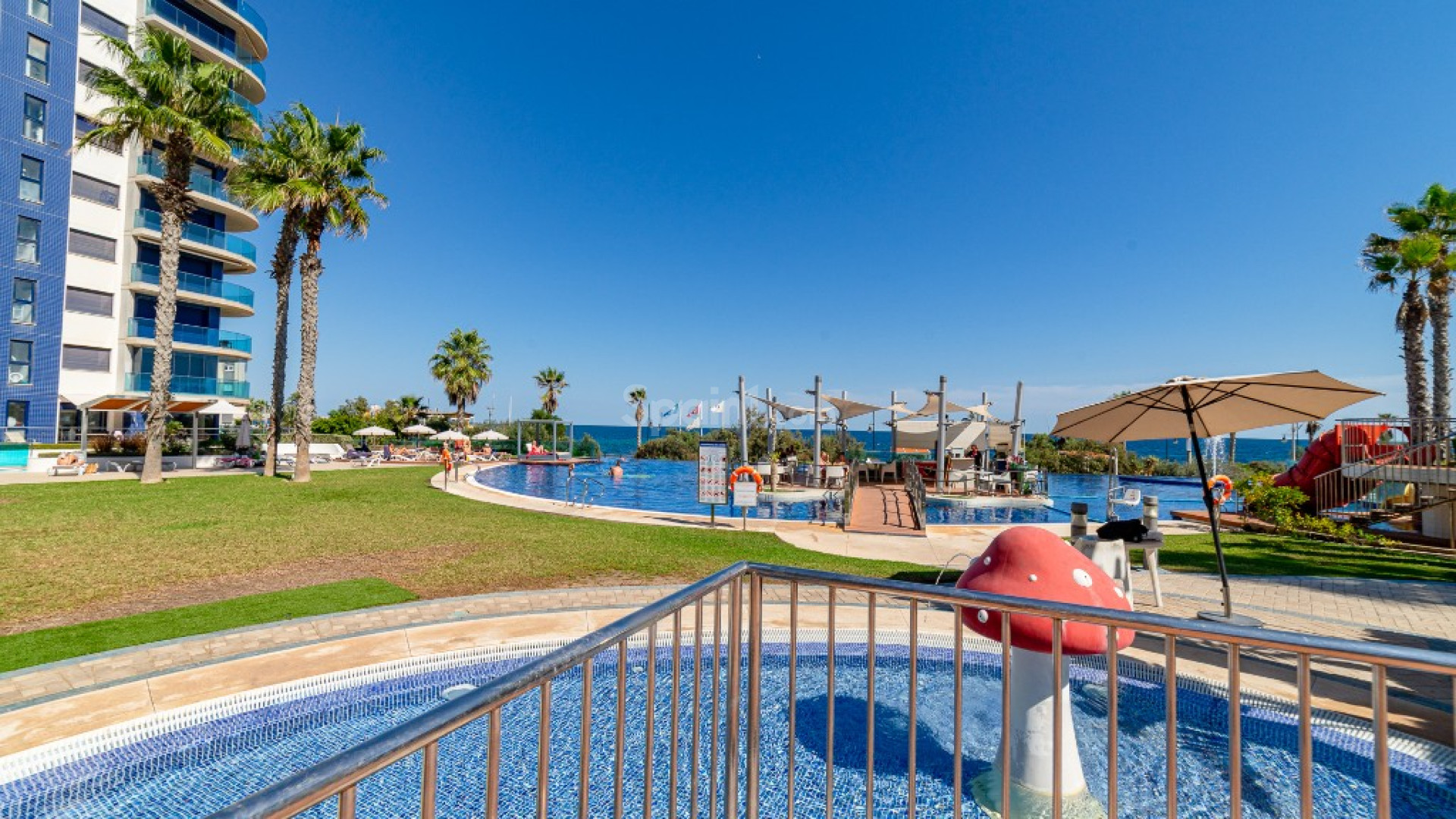 Resale - Apartment -
Punta Prima