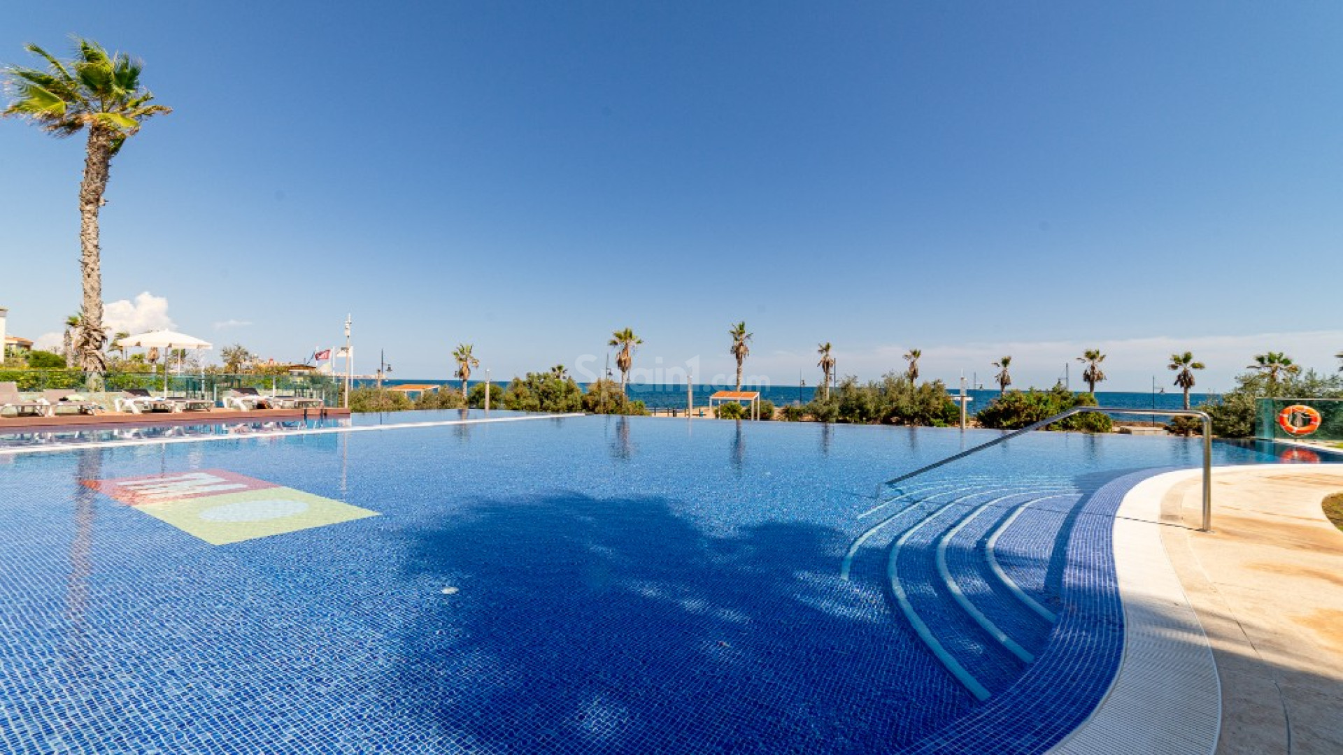 Resale - Apartment -
Punta Prima