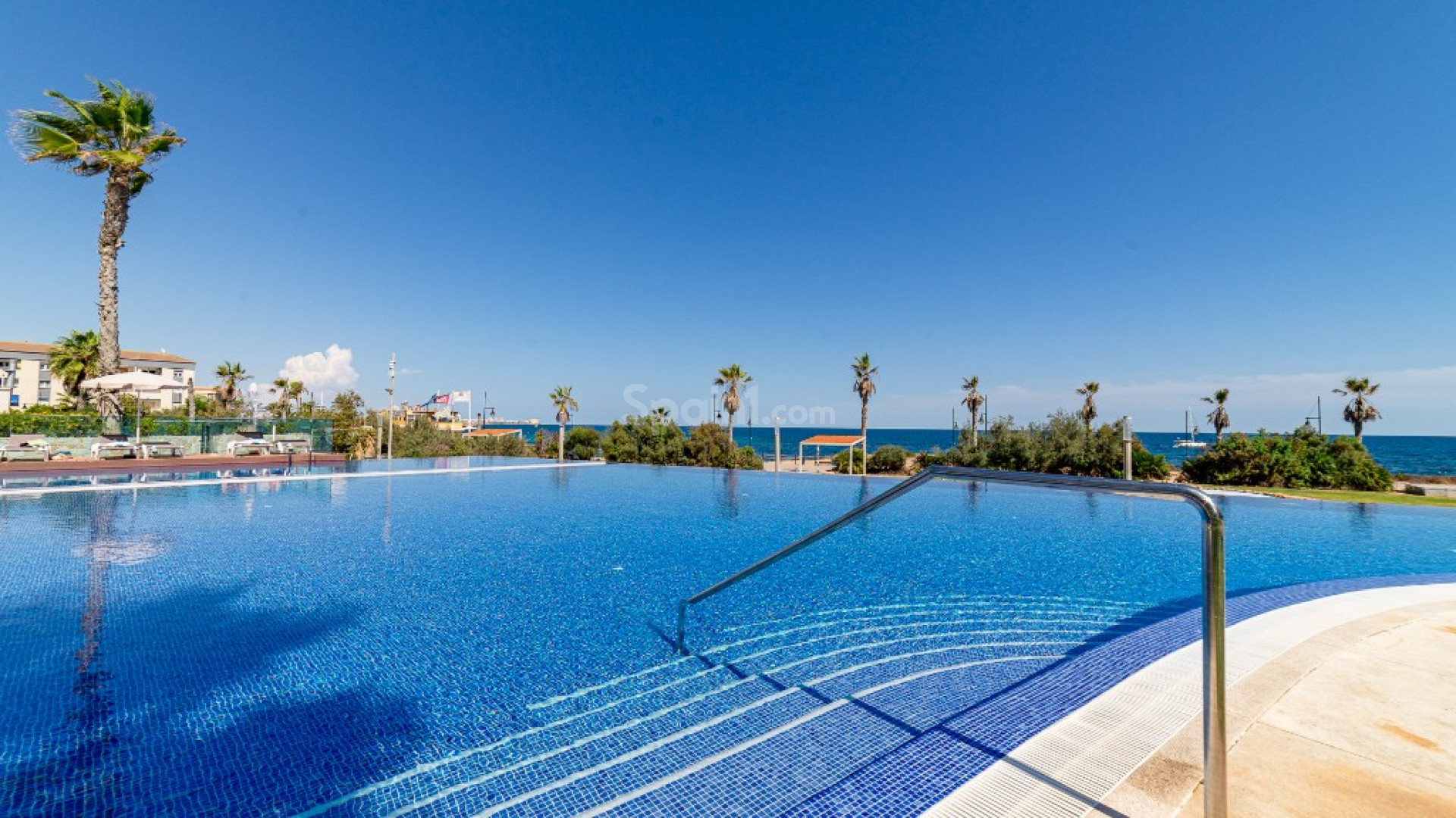 Resale - Apartment -
Punta Prima