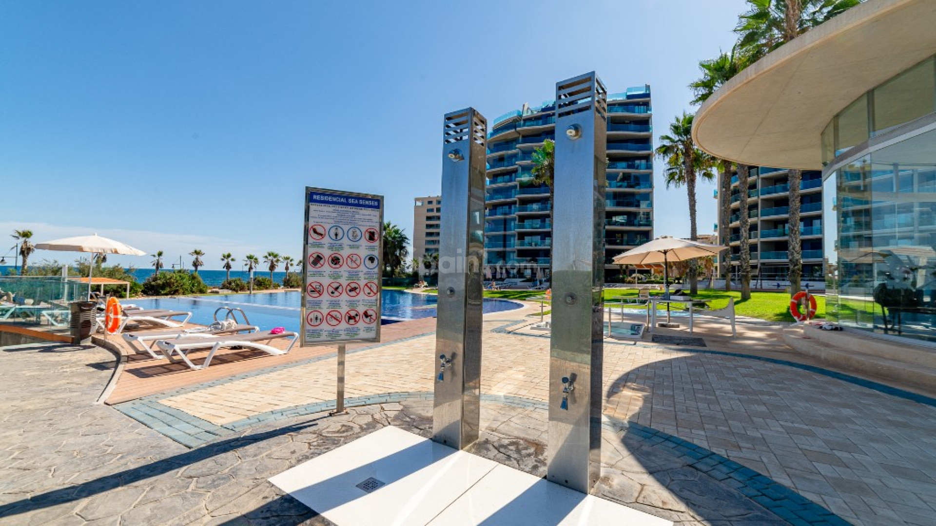 Resale - Apartment -
Punta Prima