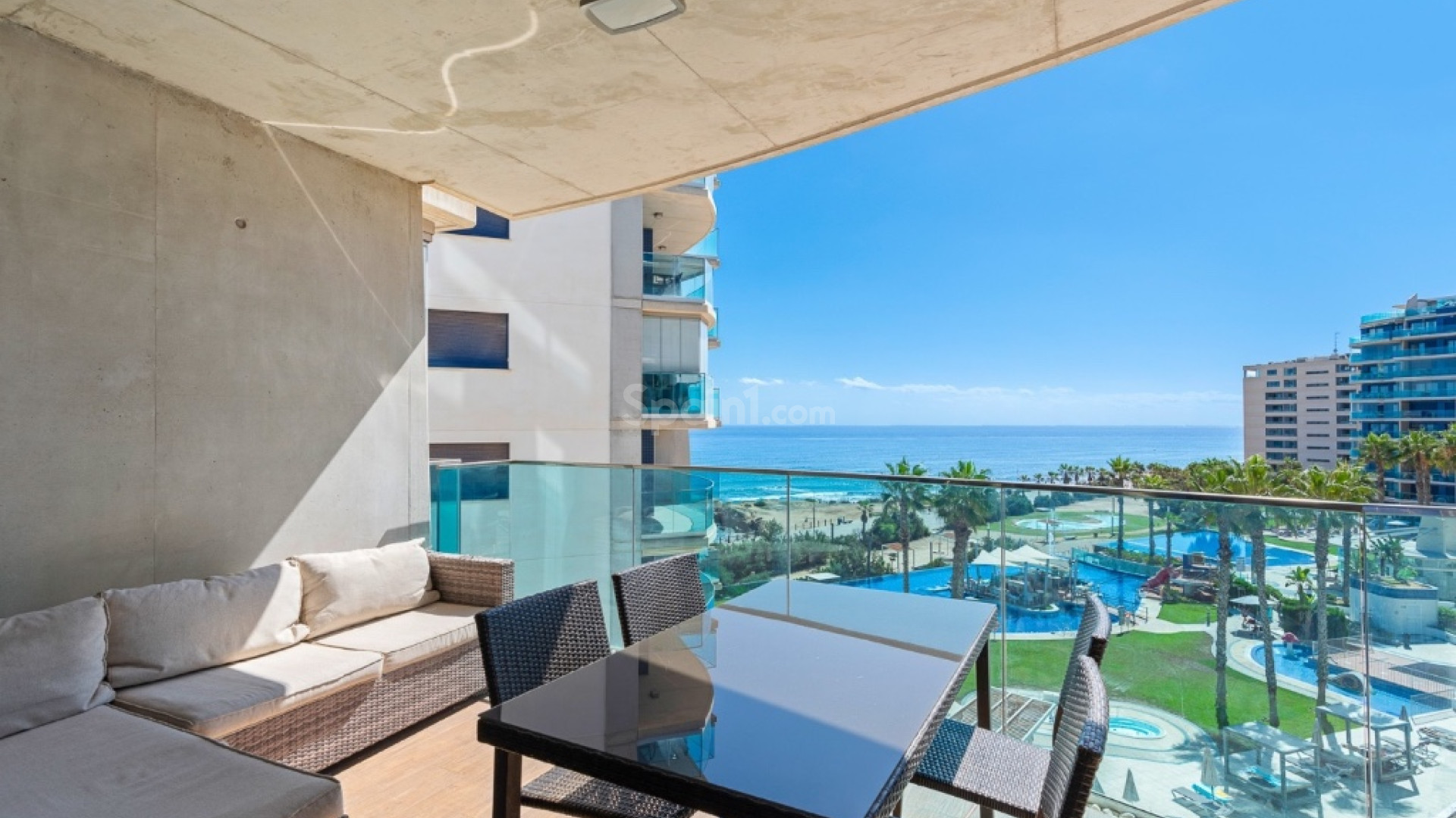 Resale - Apartment -
Punta Prima