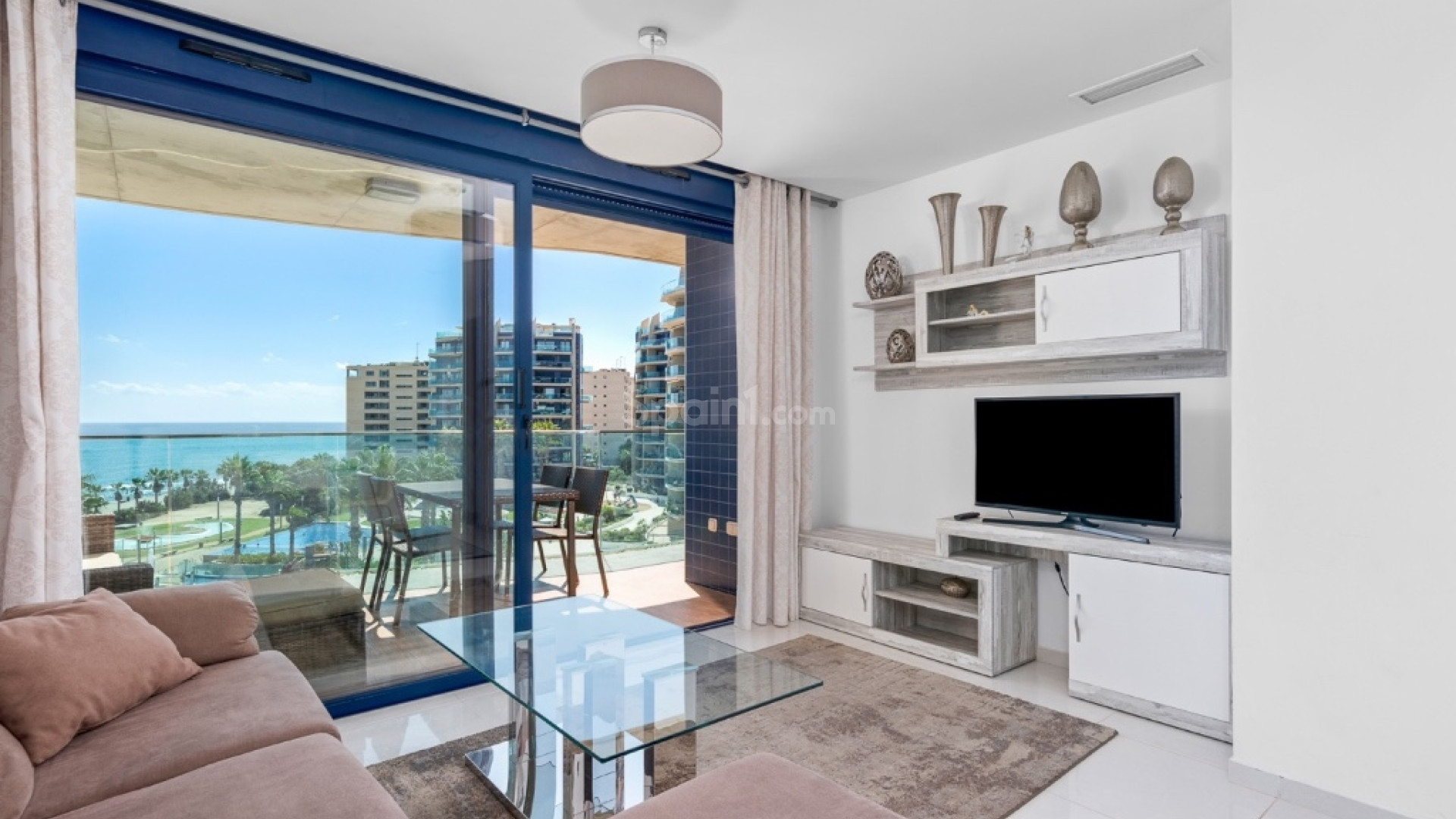 Resale - Apartment -
Punta Prima