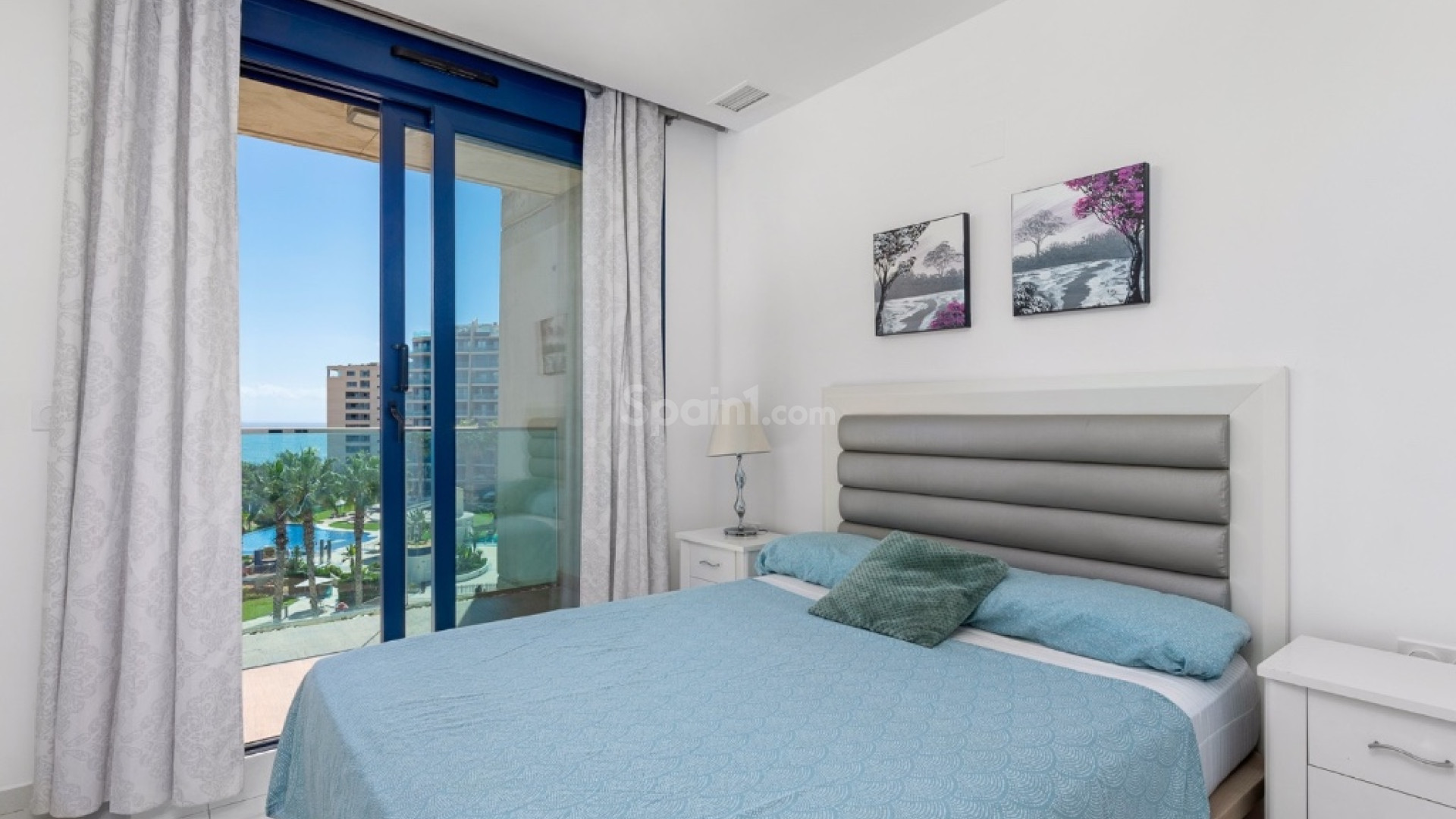 Resale - Apartment -
Punta Prima