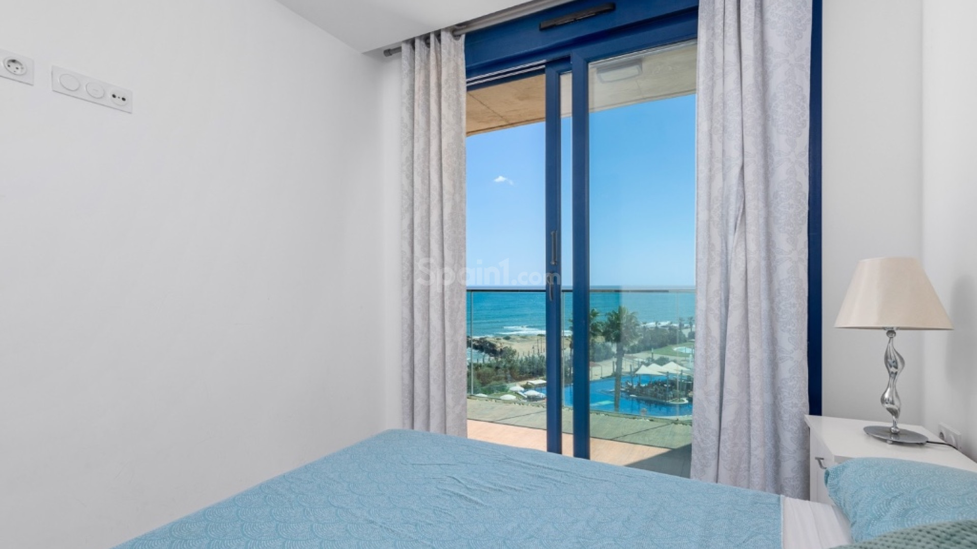 Resale - Apartment -
Punta Prima