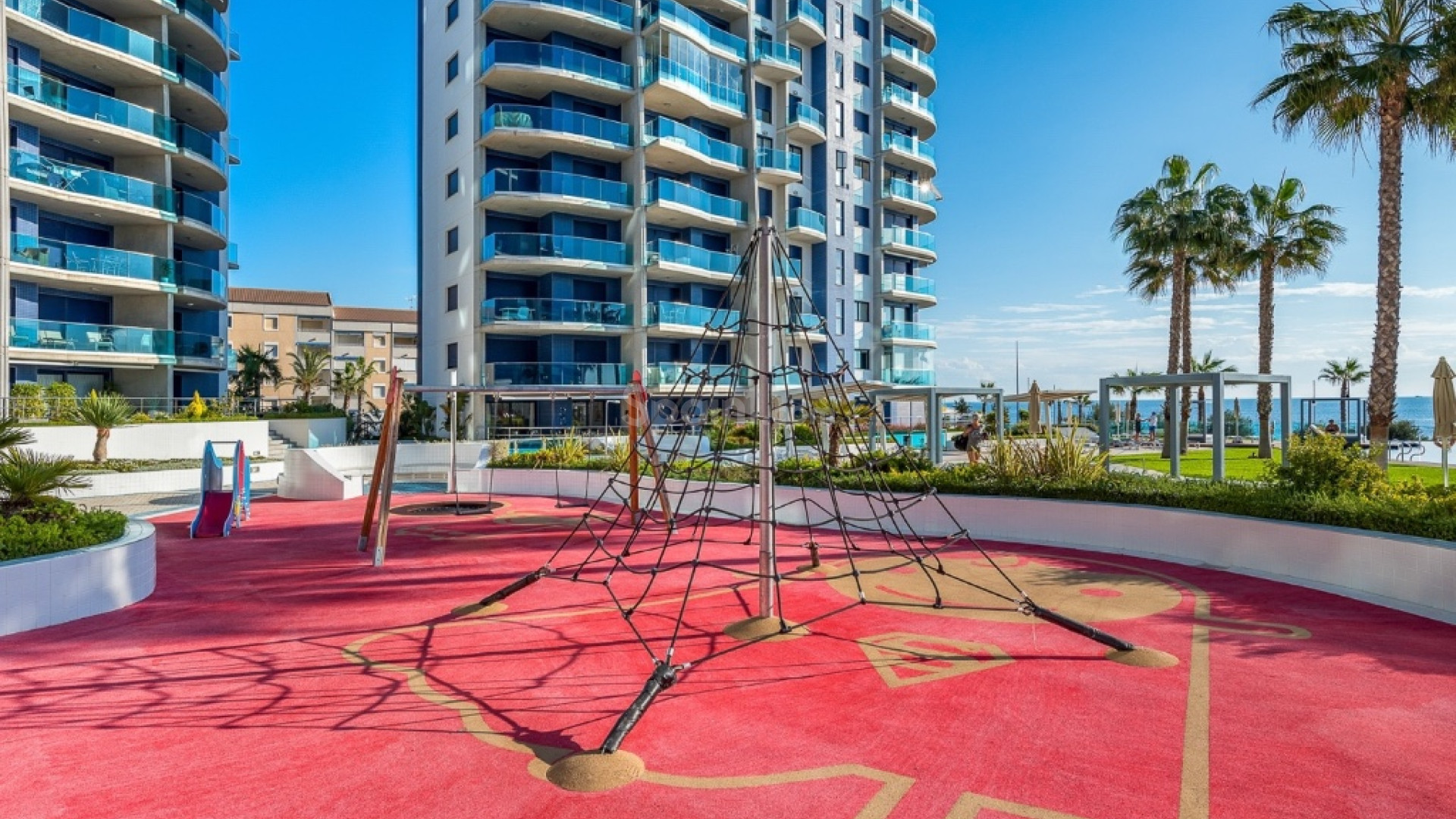 Resale - Apartment -
Punta Prima