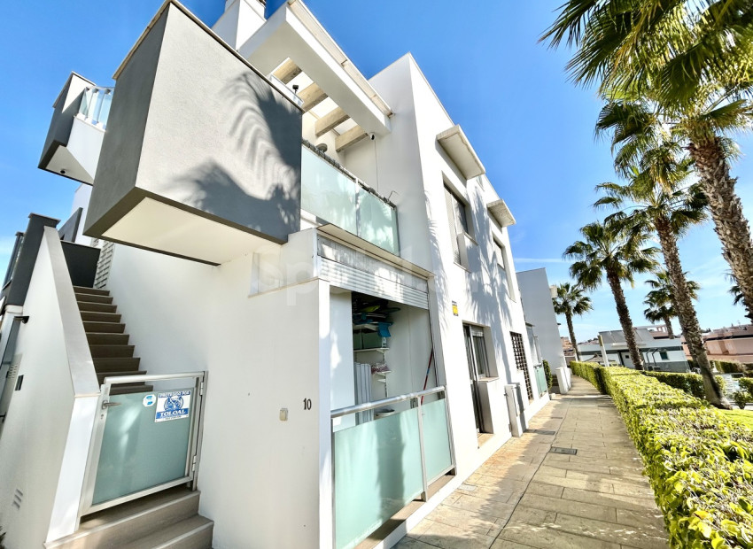 Resale - Apartment -
Punta Prima