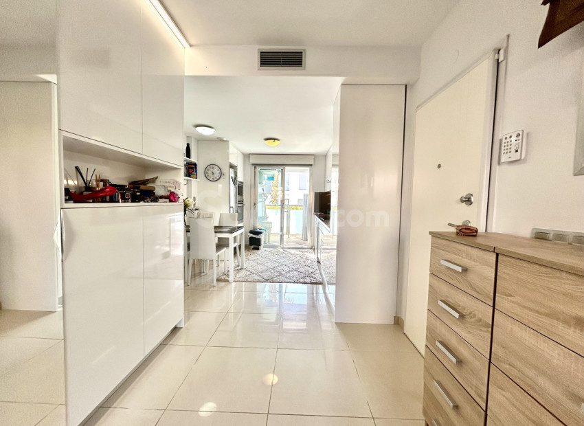 Resale - Apartment -
Punta Prima