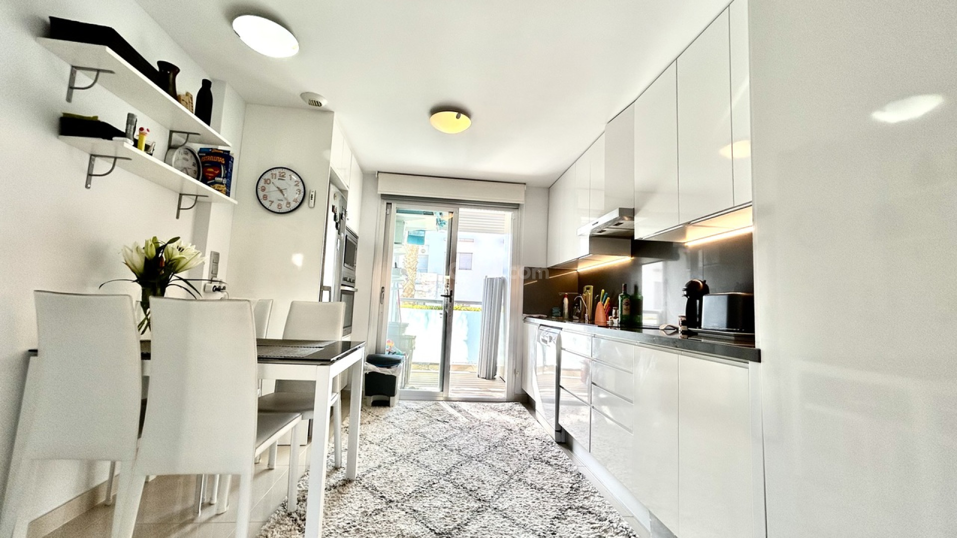 Resale - Apartment -
Punta Prima