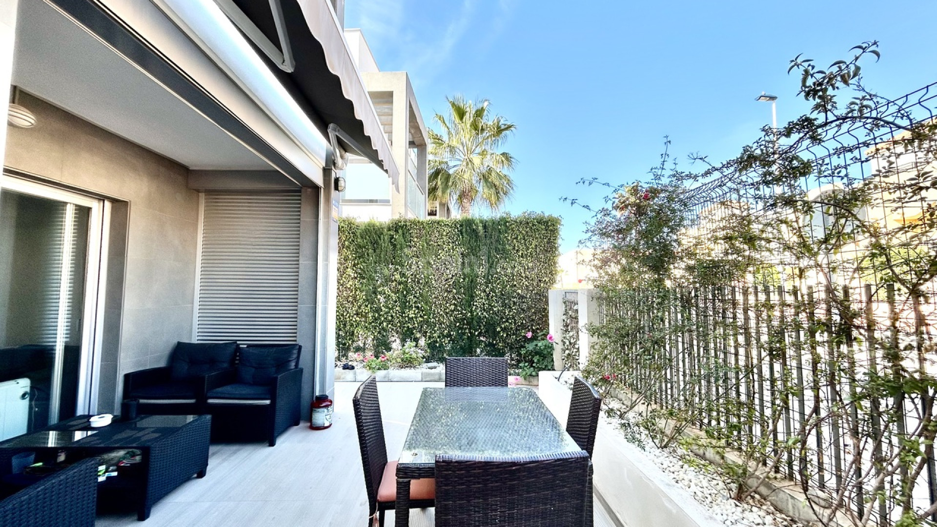 Resale - Apartment -
Punta Prima