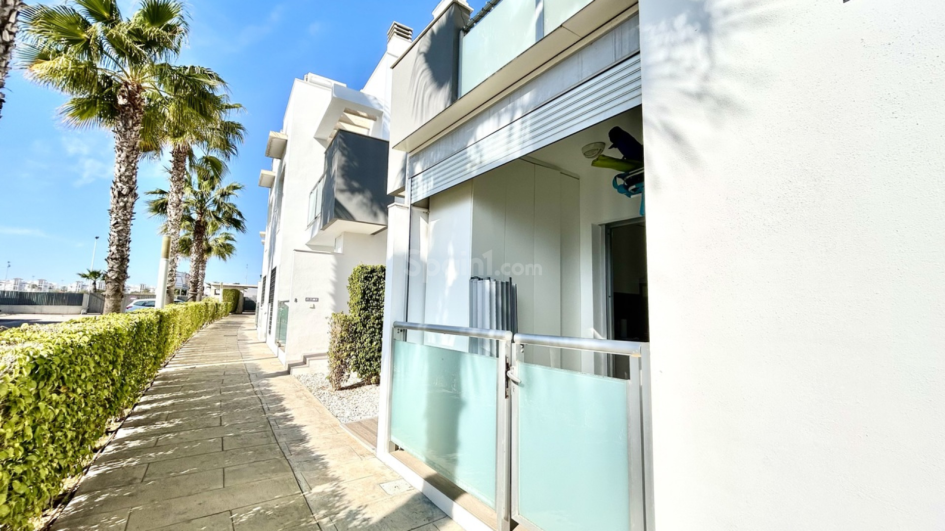 Resale - Apartment -
Punta Prima