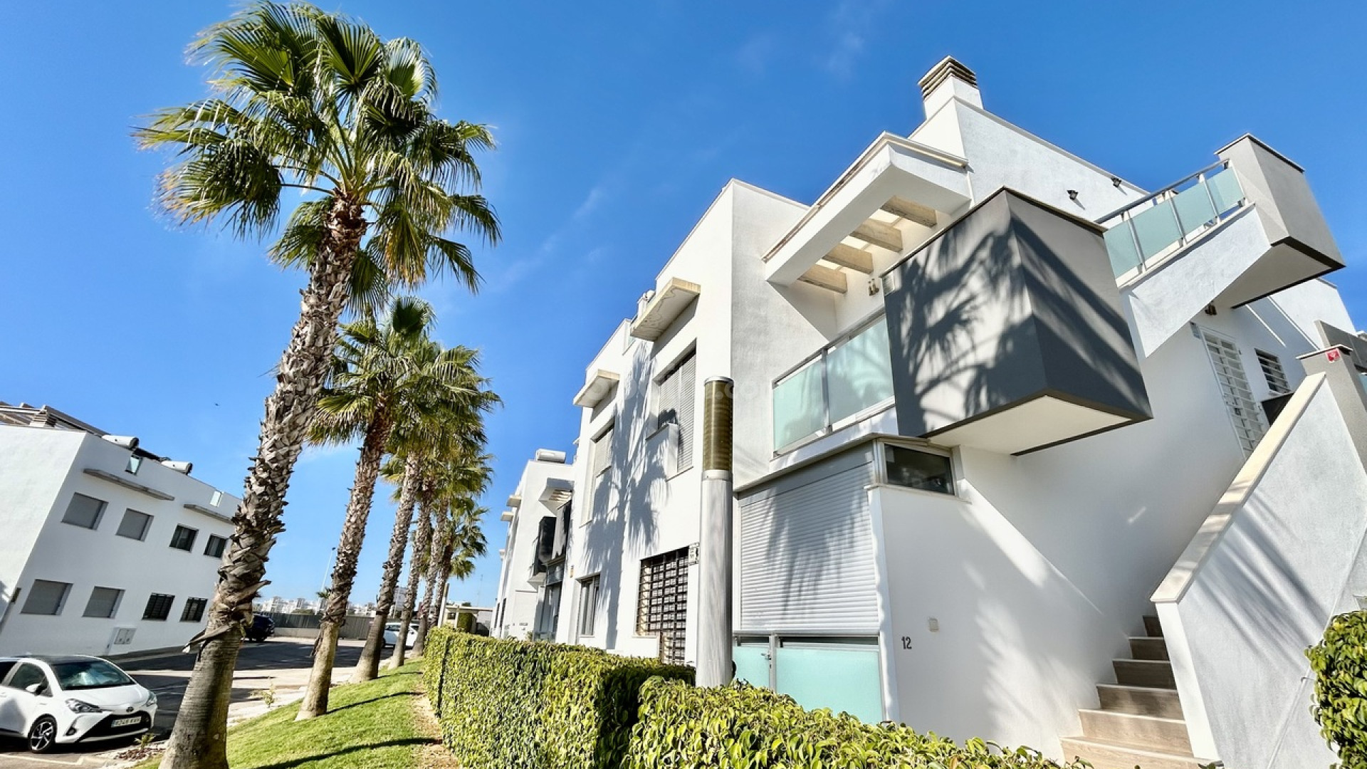 Resale - Apartment -
Punta Prima