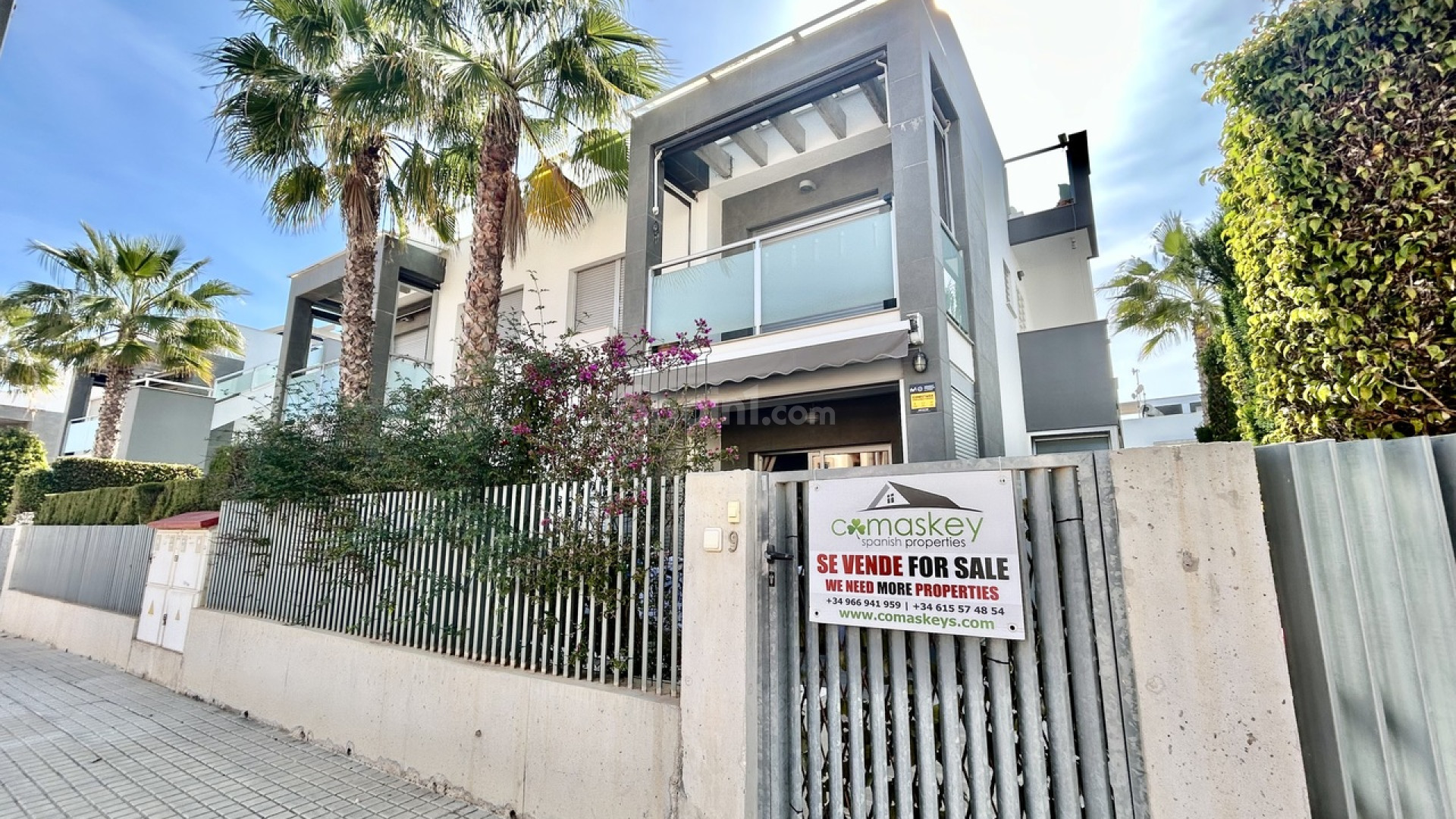 Resale - Apartment -
Punta Prima