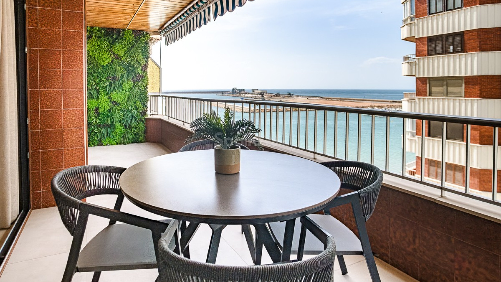 Resale - Apartment -
TORREVIEJA - Acequion