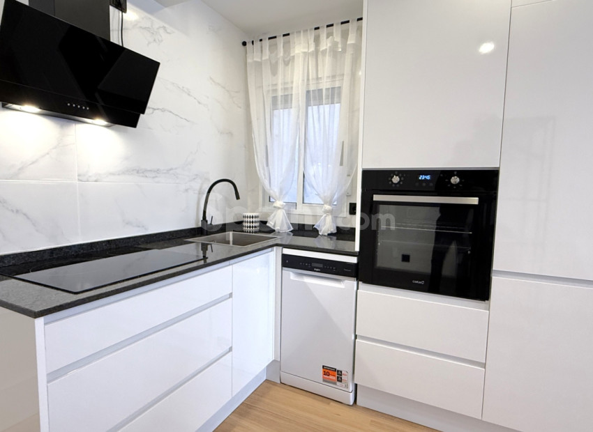 Resale - Apartment -
Torrevieja - Costa Blanca Sur