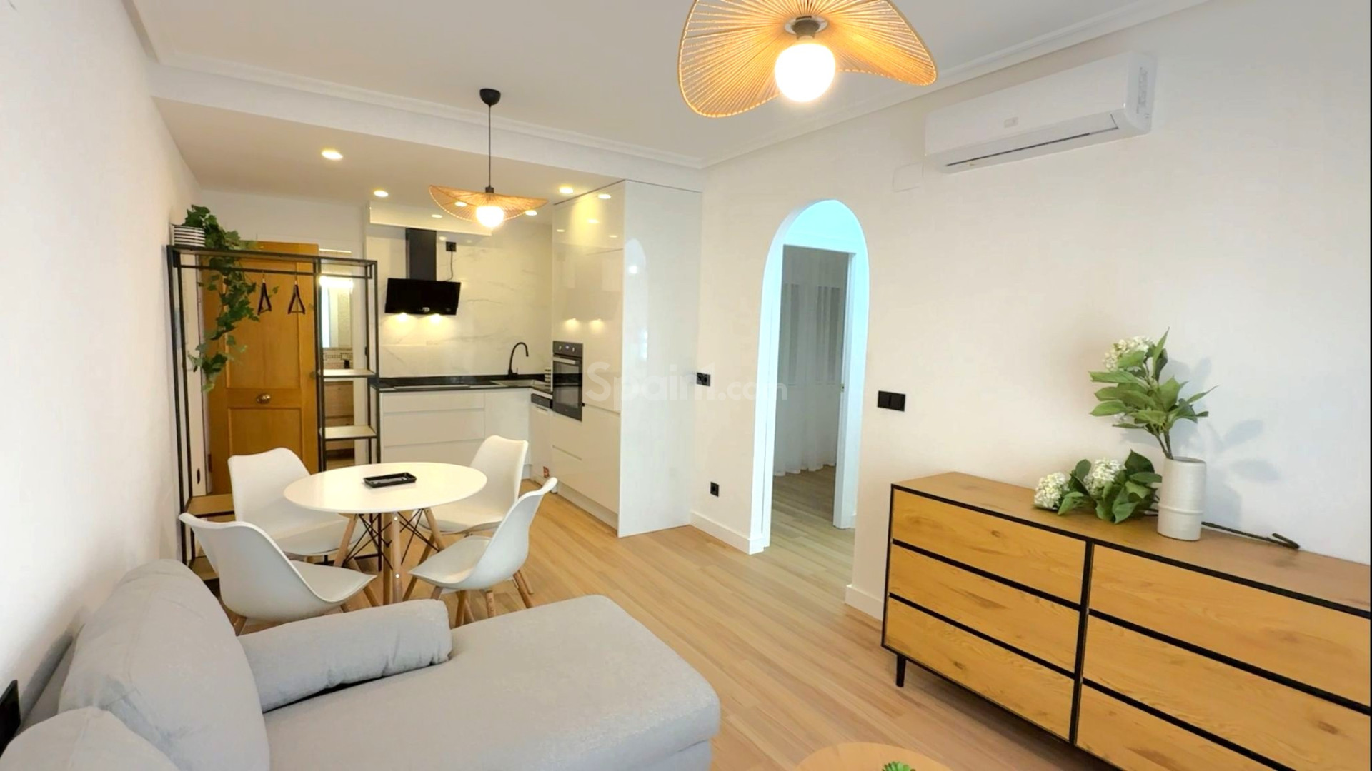 Resale - Apartment -
Torrevieja - Costa Blanca Sur