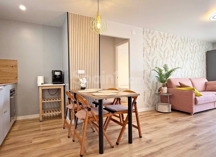 Resale - Apartment -
Torrevieja - El Acequión - Los Náufragos
