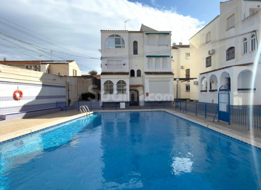 Resale - Apartment -
Torrevieja - El Acequión - Los Náufragos