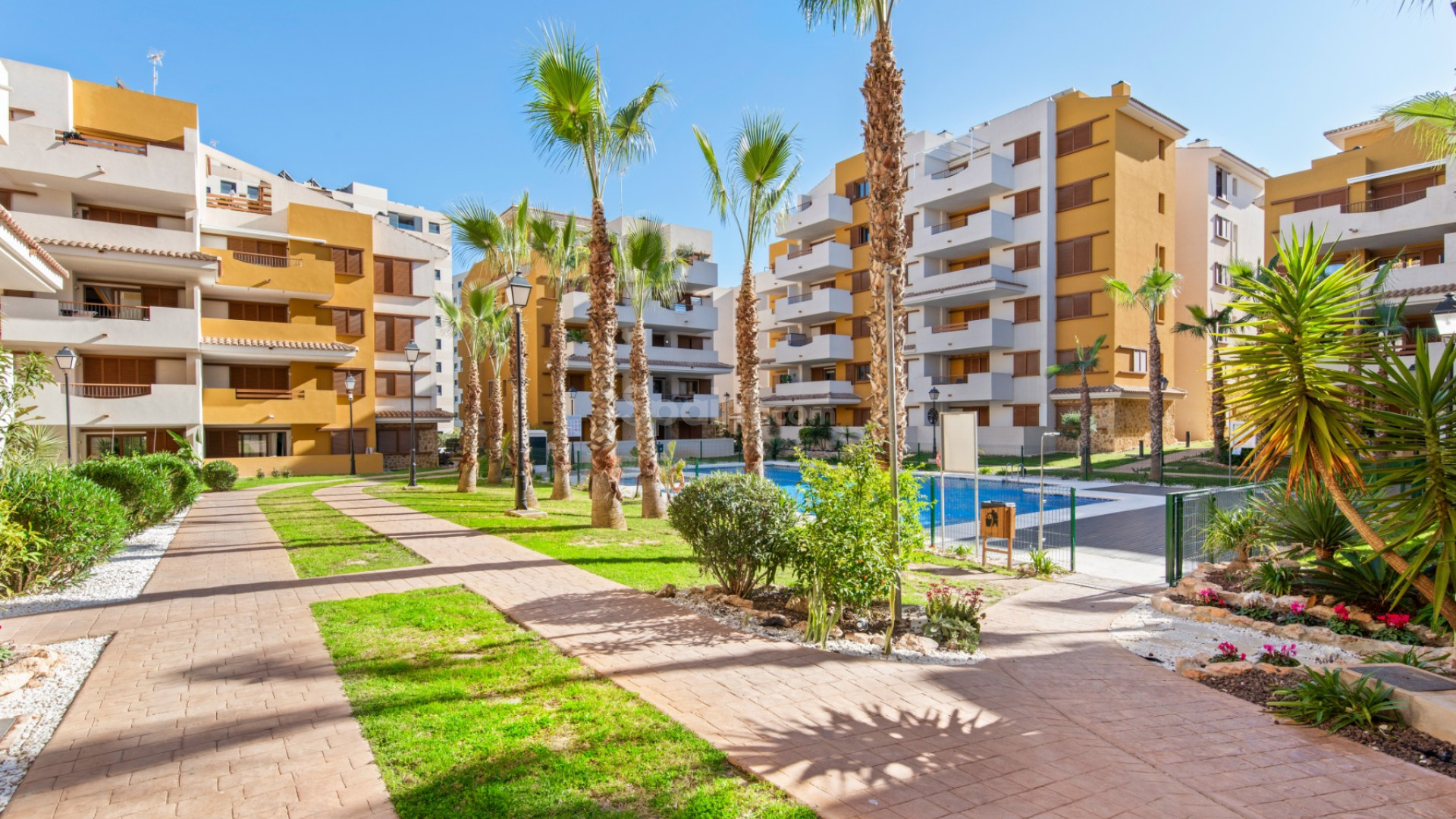 Resale - Apartment -
Torrevieja - Punta Prima