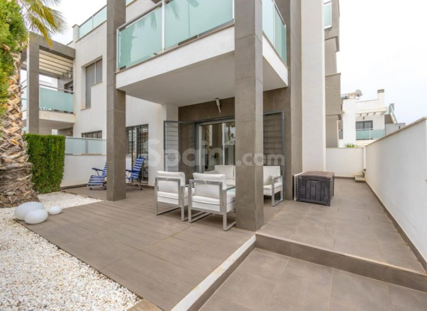 Resale - Apartment -
Torrevieja - Punta Prima