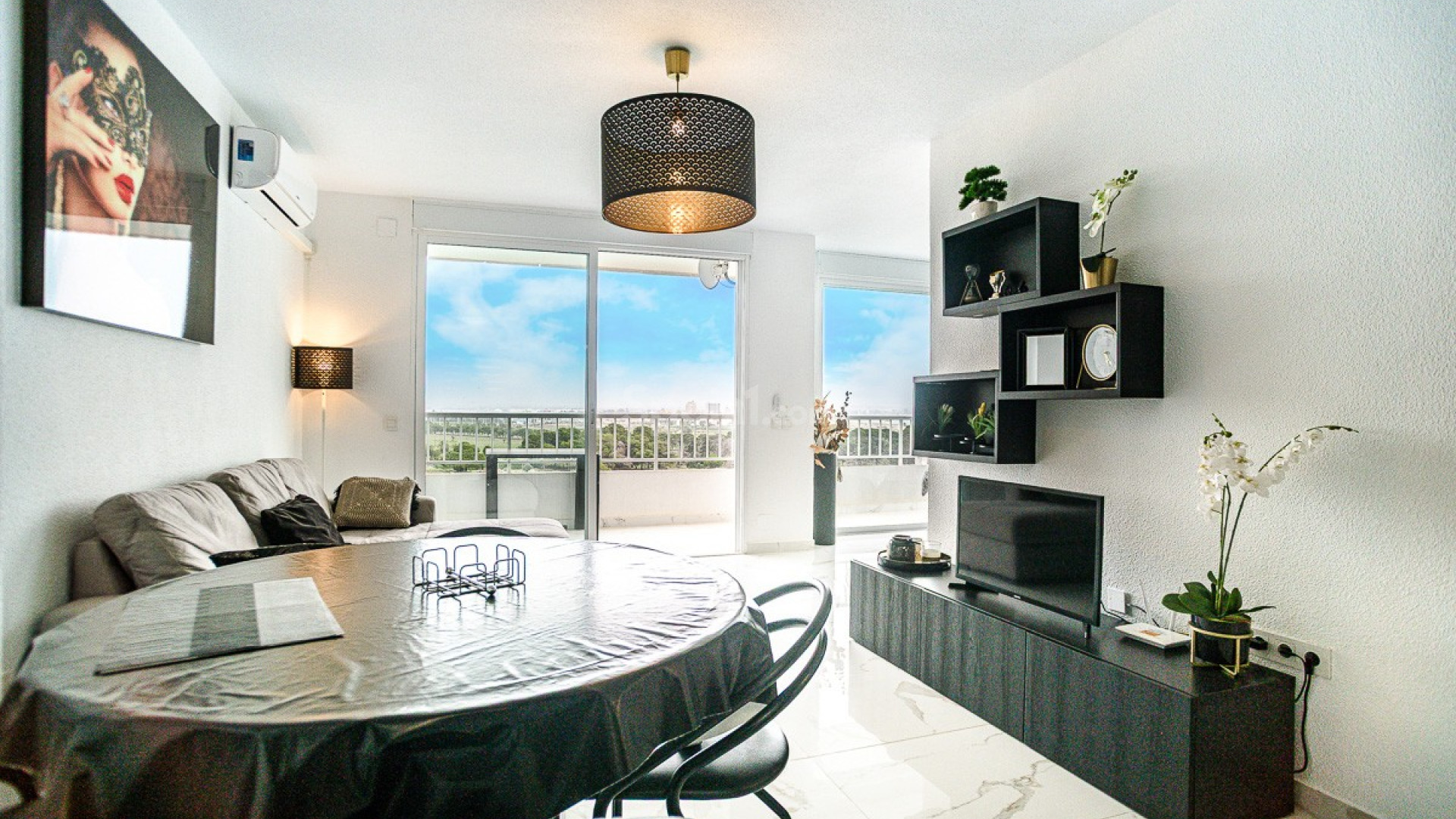 Resale - Apartment -
TORREVIEJA - Punta Prima