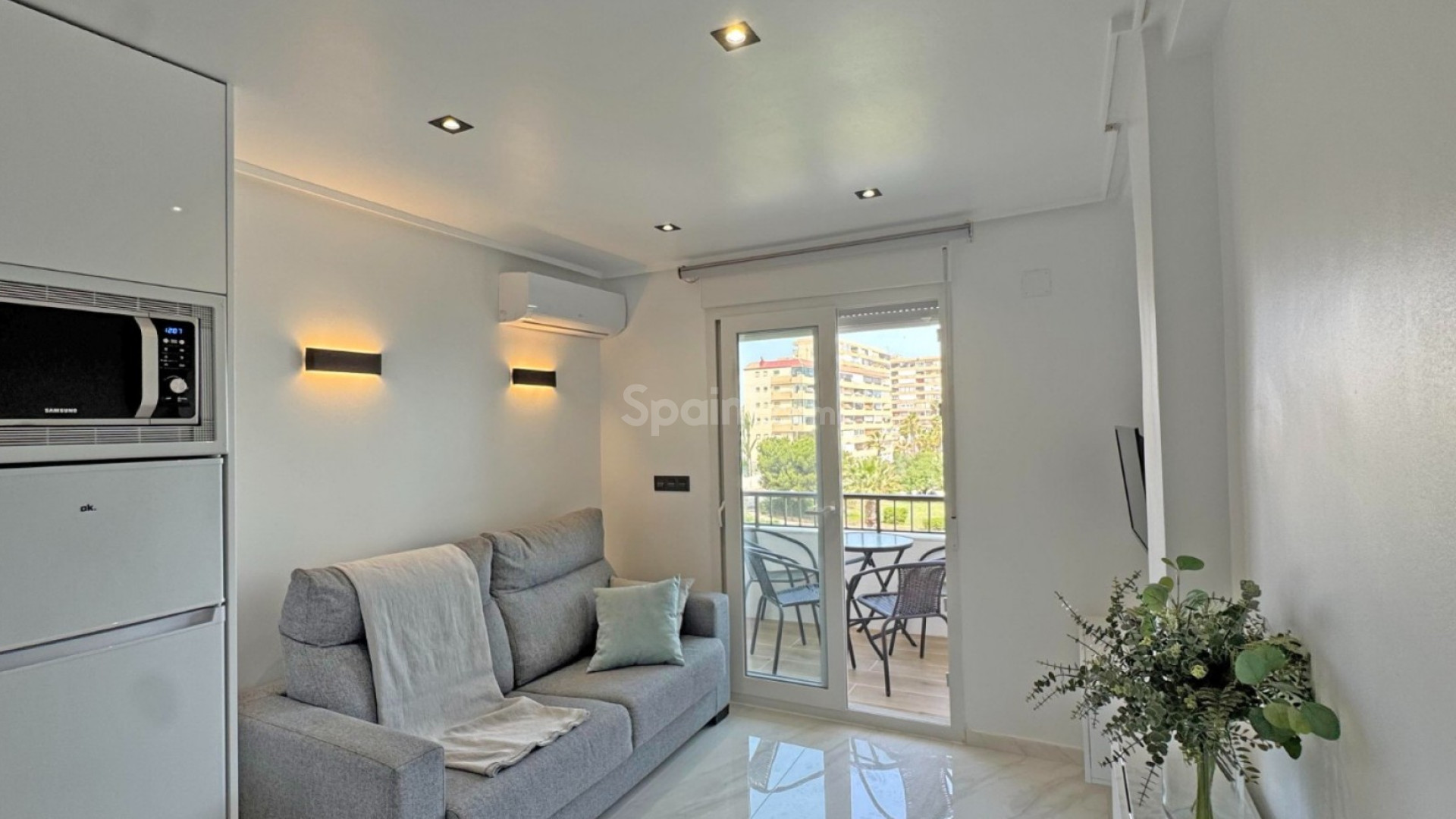 Resale - Apartment -
Torrevieja - Torrelamata - La Mata