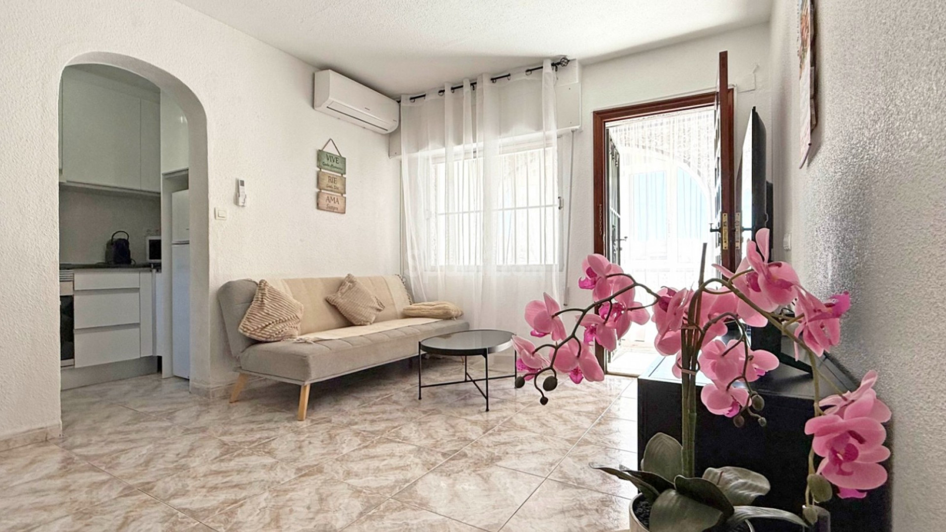 Resale - Apartment -
Torrevieja - Torrelamata - La Mata