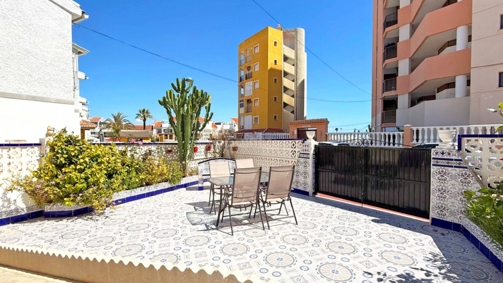 Resale - Apartment -
Torrevieja - Torrelamata - La Mata