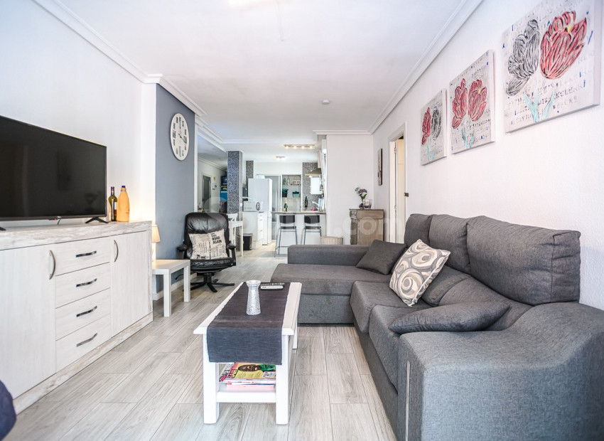 Resale - Apartment -
TORREVIEJA - Torrevieja